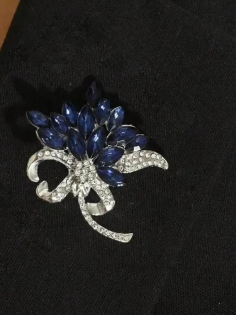 Diamond flower brooch Q667